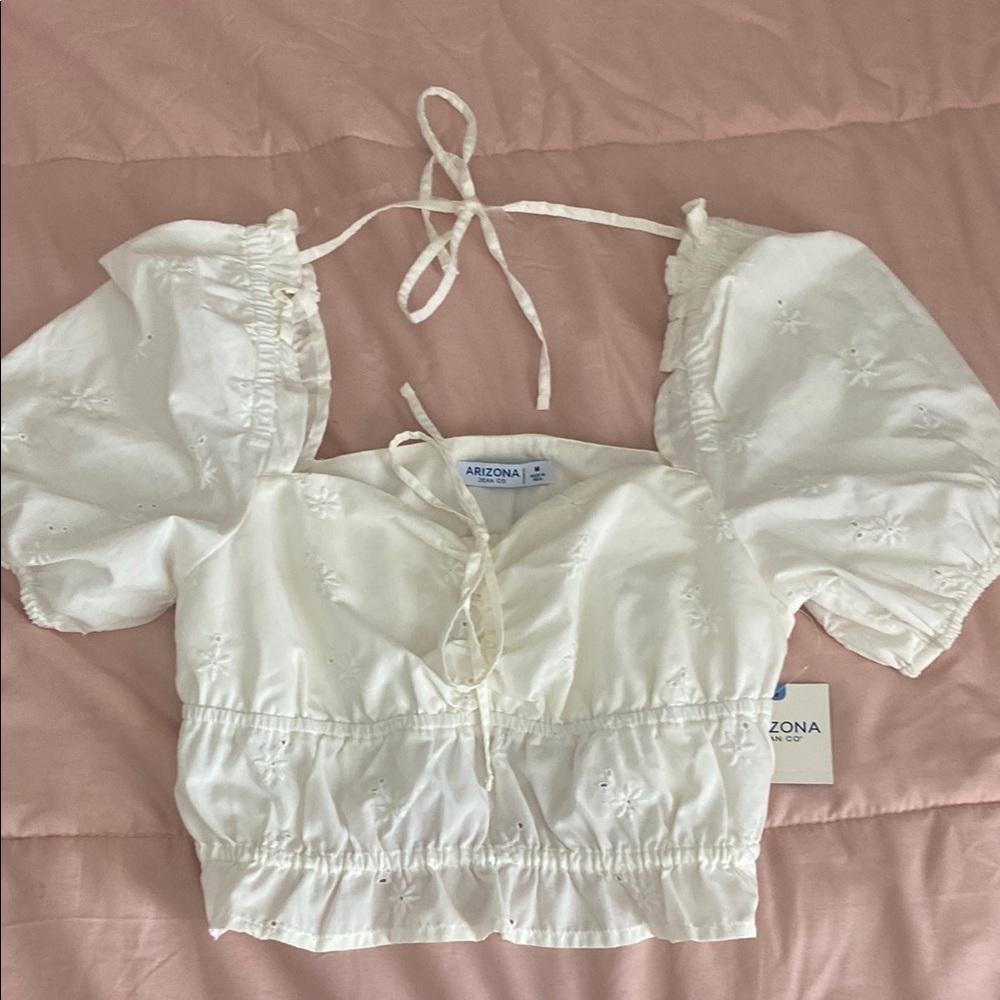 Arizona Jean Company White Puff Sleeve Tie Front Blouse